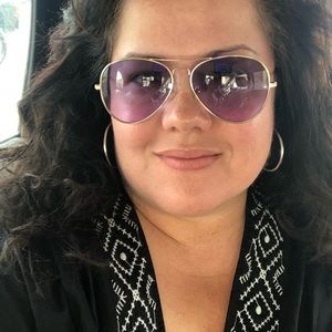 Meet your Posher, Dora lisa